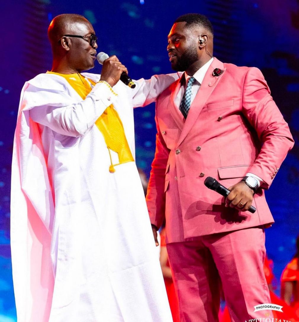 Breaking: Ghanaian gospel artist Kofi Owusu Peprah is mourning the loss of his father, Rev. George Owusu Mensah